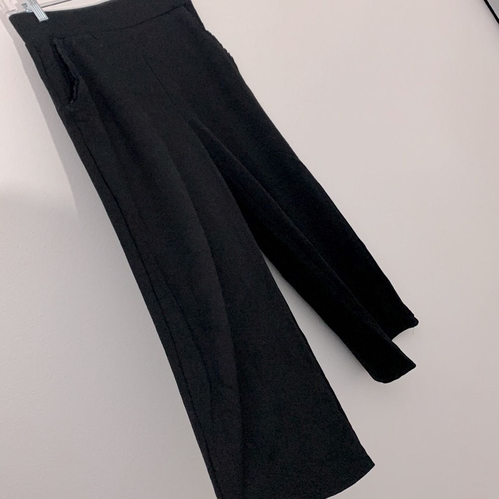 GIBSON wide leg black pants crop with ruffled pockets pullon elastic waist